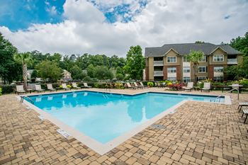 Glen park apartments refreshing swimming pool
